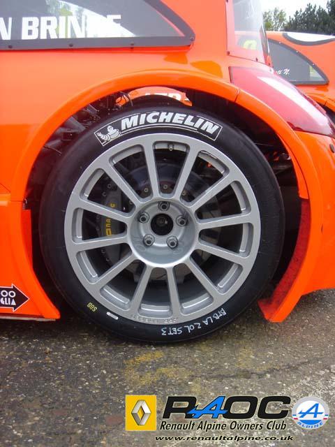 Zolder-05-orange-megane-trophy-wheel-sf